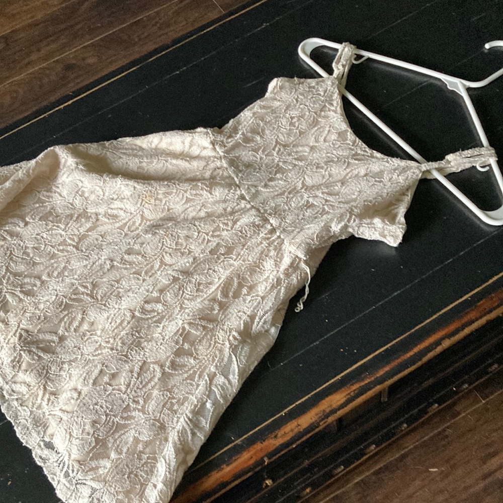 A white shirt dress